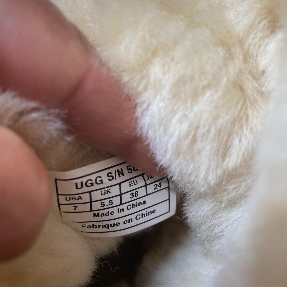 Bailey bottom Ugg’s boots - Picture 6 of 6